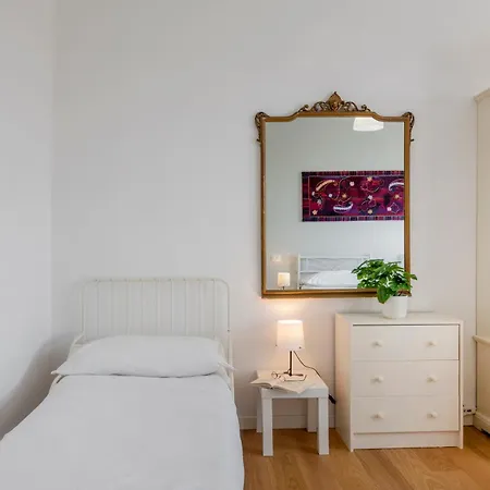 Omodeo, 19 - Ampio E Panoramico Διαμέρισμα *