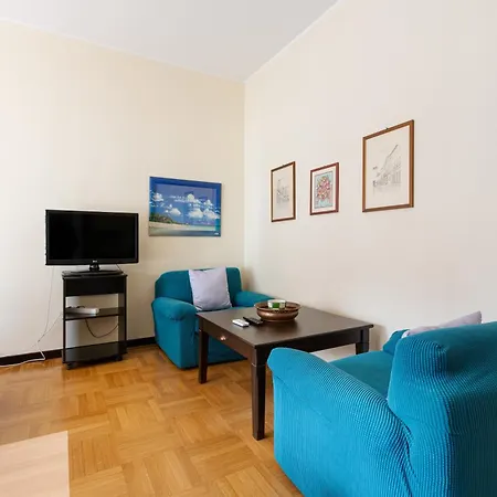 Guesthost - Forlanini - Functional With Balcony! * Μιλάνο