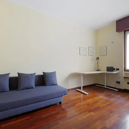 Apartment Sondrio M3 - Spacious With Balcony! *