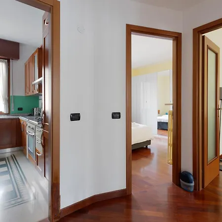Apartment Sondrio M3 - Spacious With Balcony! *