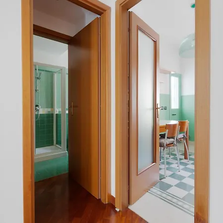 Sondrio M3 - Spacious With Balcony! Apartment
