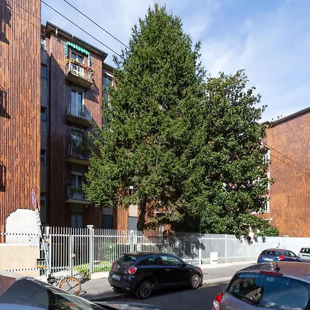 Apartment Sondrio M3 - Spacious With Balcony! Milan