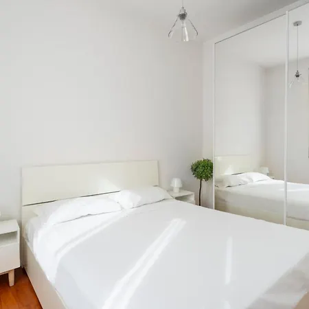 White & Beauty In Center *