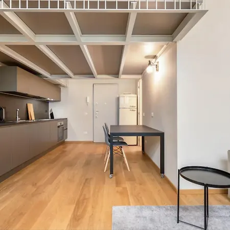 Apartment Modern Loft In Porta Venezia Milan