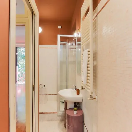 The Rent - Cozy In The Risorgimento Area アパート ミラノ