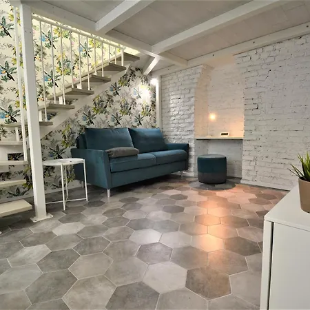 Lombardini 1 Apartament