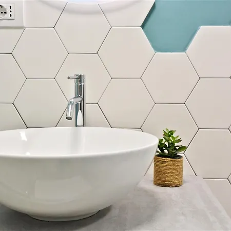 Lombardini 1 Apartament