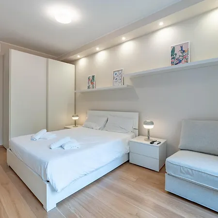 500 M From Corso Sempione, Close To Metro M5 Mailand