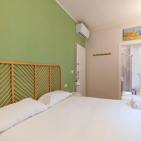 Youhosty - Ticinese 4 Apartament *