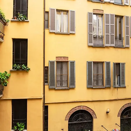 Youhosty - Ticinese 4 * Mediolan