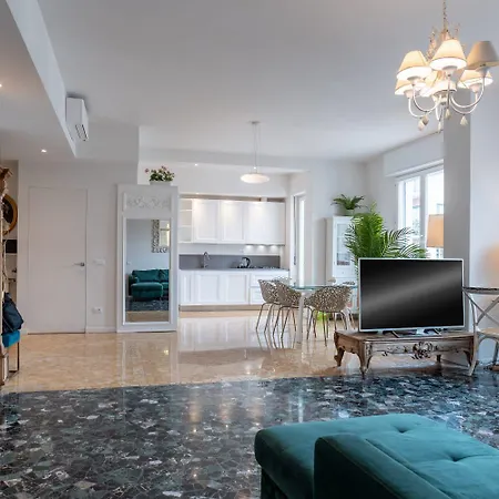 Апартаменты Amazing Floor