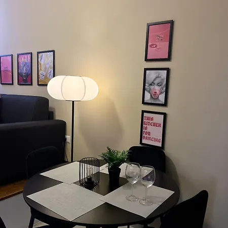 Dimora Chic - A 5 Fermate Dal Duomo Nyaraló Milánó