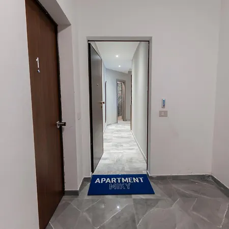 Miki - Sammartini 33 * Milano