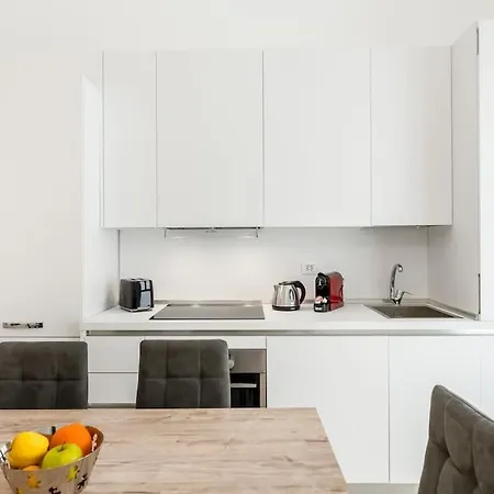 Free Parking - 1 Min Metro To Duomo - Loft Moderno *