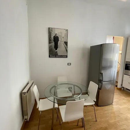 Ampio Monolocale Via Matteo Maria Boiardo 18 * Milan