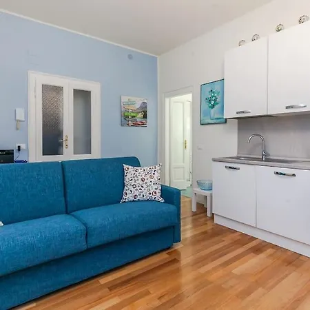 Moderno Nel Cuore Dei Navigli Милан