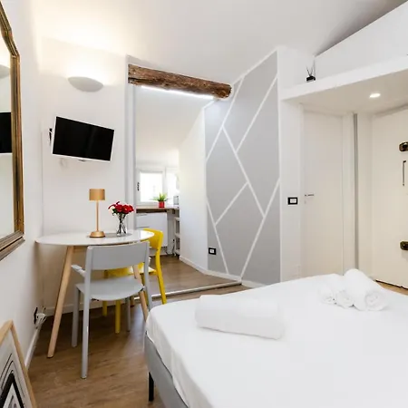 Lägenhet Vivimihome - Carcano House A Pochi Minuti Dai Navigli *