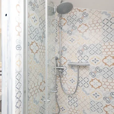 Lägenhet Vivimihome - Carcano House A Pochi Minuti Dai Navigli *