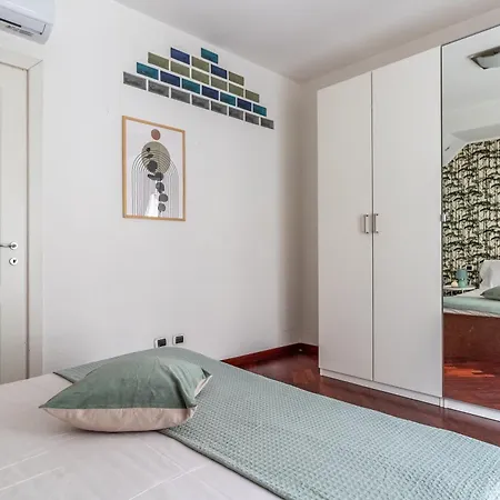 Bilocale In Via Padova 5 - Stazione Apartamento Milão