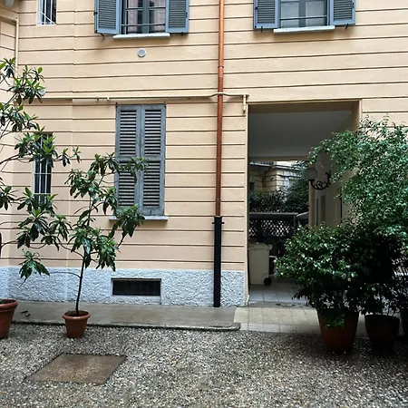 Apartment Elegant Historic On A Tree-lined Avenue Near Cadorna Station *