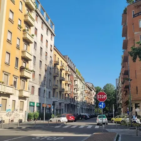 Elegant And Silent Rooftop View Lambrate M2 アパート ミラノ