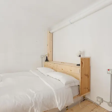 Guesthost - Cadore - Urban Retreat Apartment! アパート *