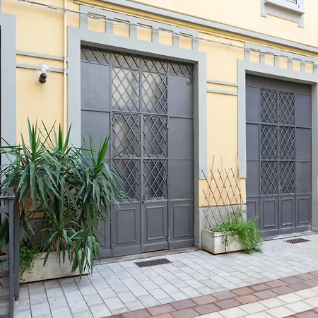 Guesthost - Cadore - Urban Retreat Apartment!