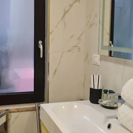 Nj Hotels&apartments San Pietro All'orto 6 *