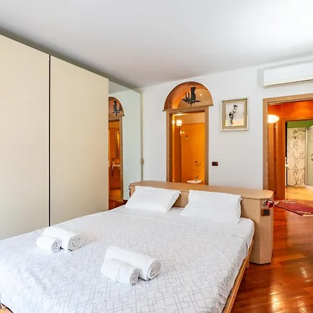 Lejlighed Magnifico - Porta Venezia - Wifi *