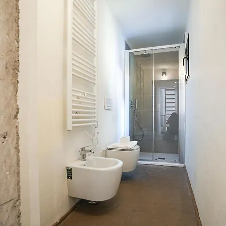 Del Re House, Parking Free