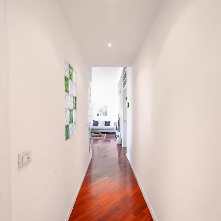 Roomy Flat With Garage - Porta Romana Lägenhet Milano