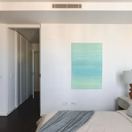 Repetti Design - 10 Min To Centre & Airport *