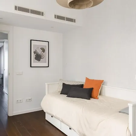 Repetti Design - 10 Min To Centre & Airport *