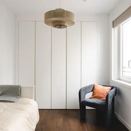 Repetti Design - 10 Min To Centre & Airport Apartment *