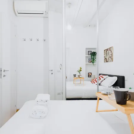 Easylife - - Monti 32 - Castello Sforzesco * Milánó