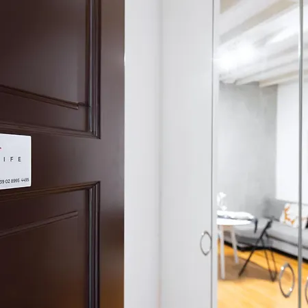 Easylife - - Monti 32 - Castello Sforzesco *