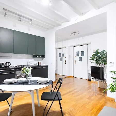 Easylife - - Monti 32 - Castello Sforzesco Milánó