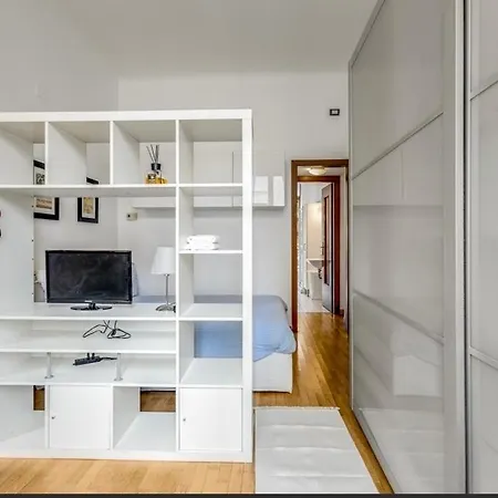 Ampio Monolocale Via Matteo Maria Boiardo 18 Apartment *