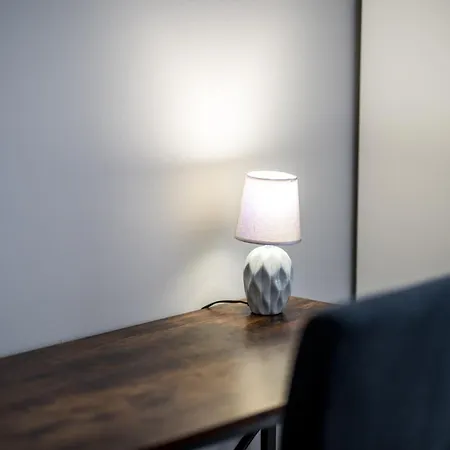 Airguest Station * ميلان