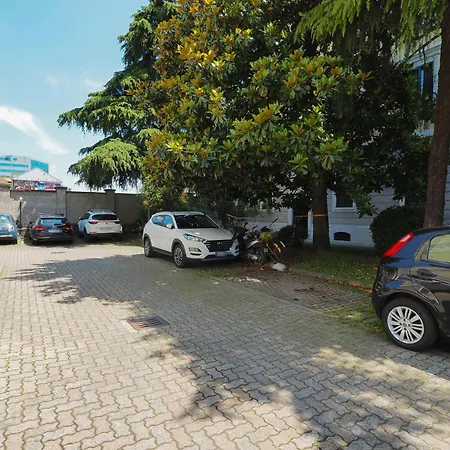Apartamento Forlanini Con Free Parking Linate Airport *