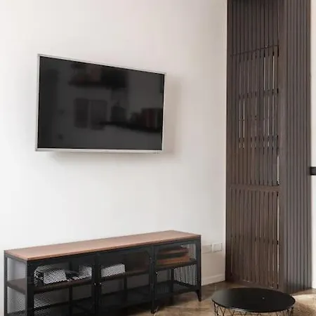 Moderno Bilocale In Zona Mico アパート