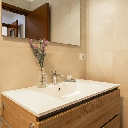 Rucellai With Shared Pool By Halldis