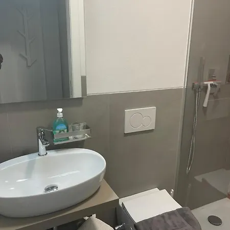 With Free Parking Garage - Con Parcheggio Incluso Nuovo Con 2 Da Letto E Due Bagni - New With 2 Bdrooms 2 Bathrooms- Jellow Subway Metro Gialla Porta Romana 3 Stops To Duomo Apartment Milan