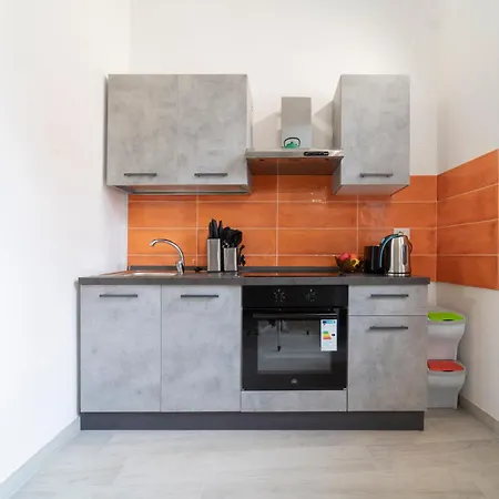 Apartment Ihost - Cislaghi 4 *