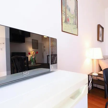 Primopiano - Roncaglia ميلان