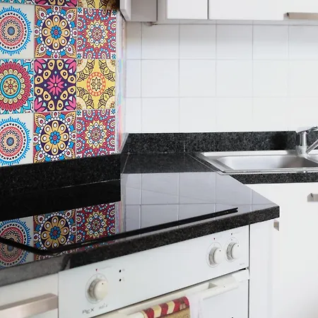 Rainbow House Via Dei Carafa * 米兰