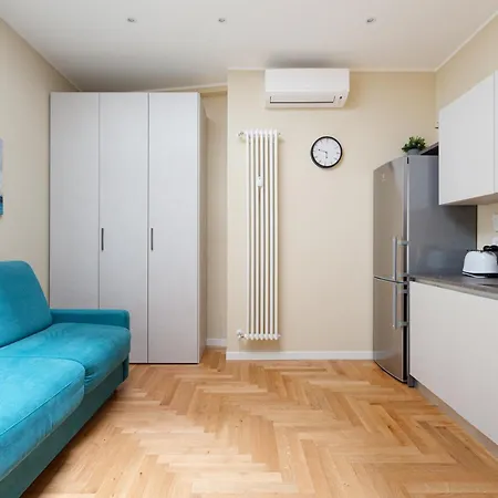 Guesthost - Missori & Bocconi Renovated Lejlighed