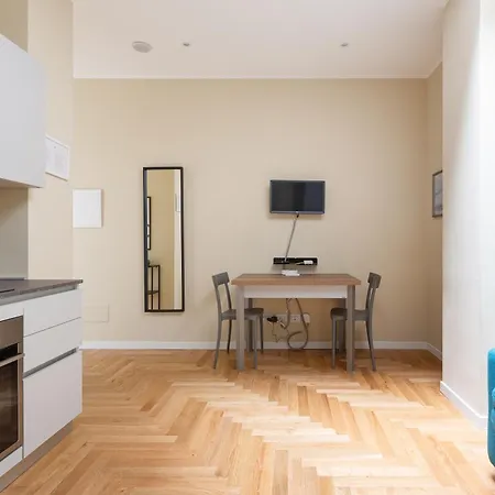 Guesthost - Missori & Bocconi Renovated Lejlighed