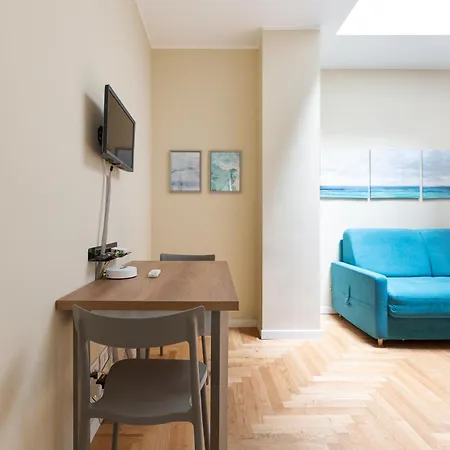 Guesthost - Missori & Bocconi Renovated Lejlighed