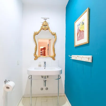 Station/duomo Area Stylish